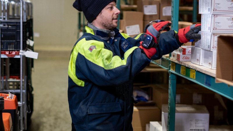 SLIGRO pārtikas noliktavas darbinieki